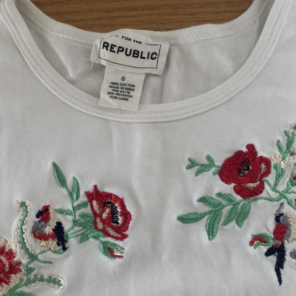 Embroidered White T-Shirt - Picture 3 of 3